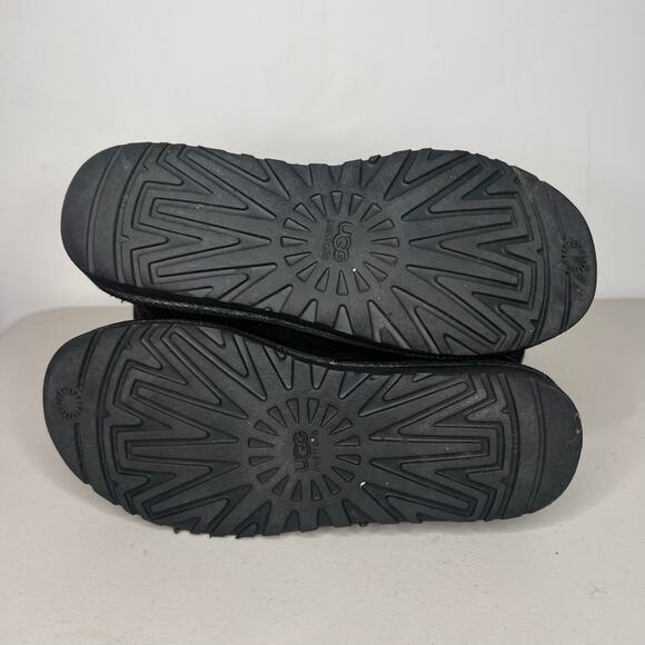 UGG Australia Black Genuine Sheepskin Classic Short Boot Size 9 - Picture 7 of 9